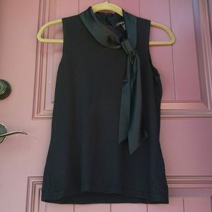 Banana Republic classy sleeveless blouse